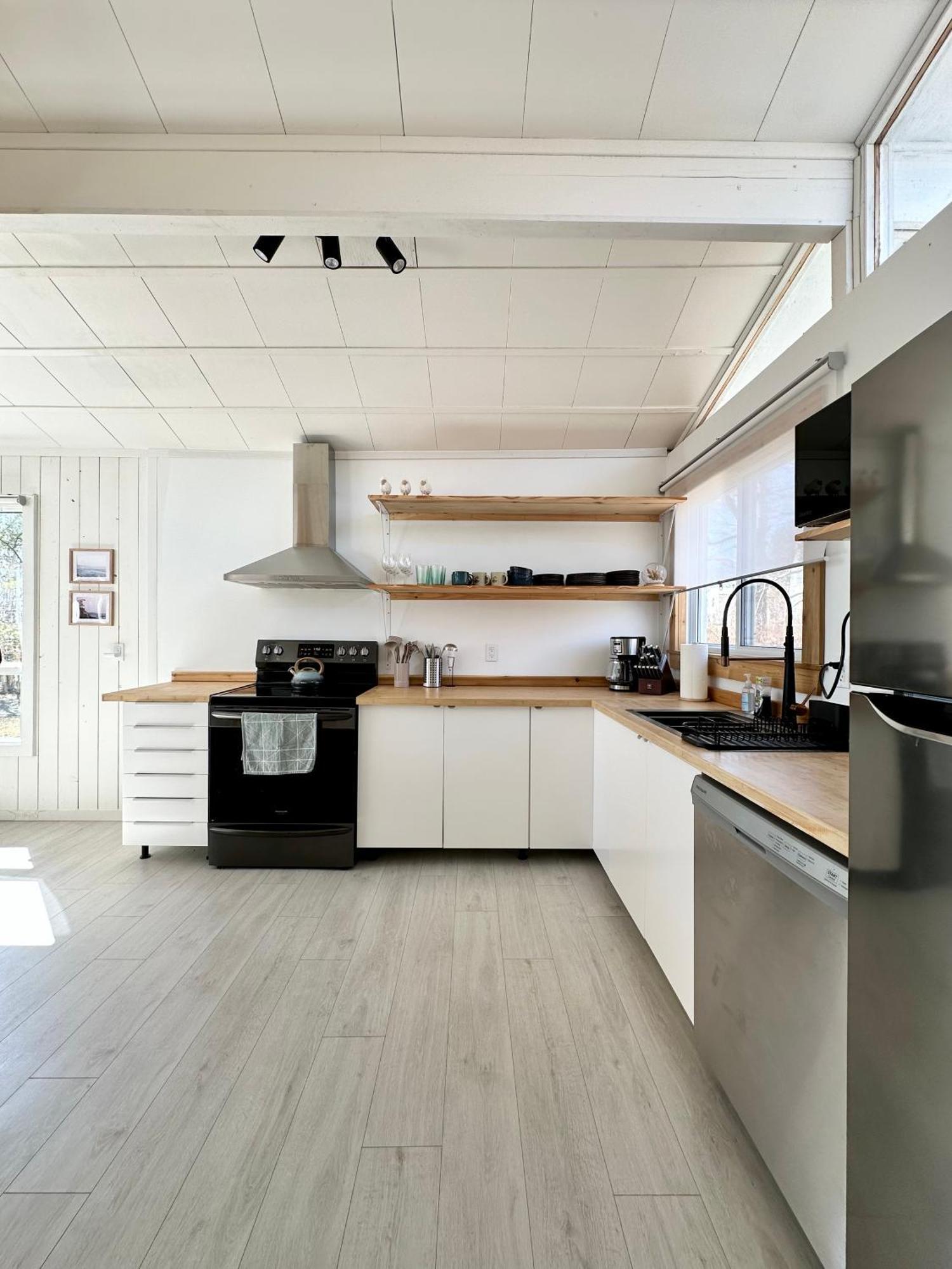 Blissful Oceanfront Cottage In Port Mouton Esterno foto