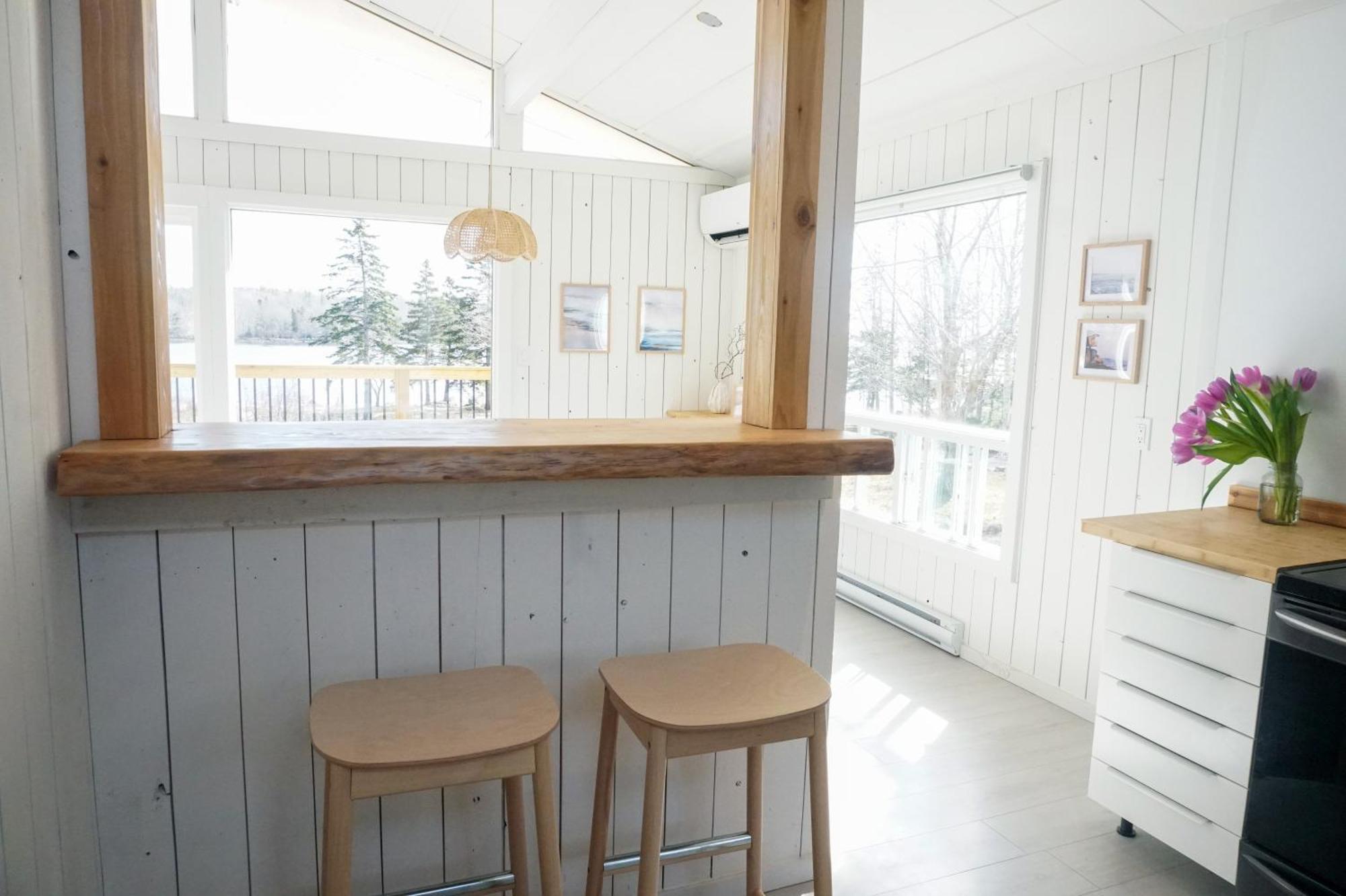 Blissful Oceanfront Cottage In Port Mouton Esterno foto