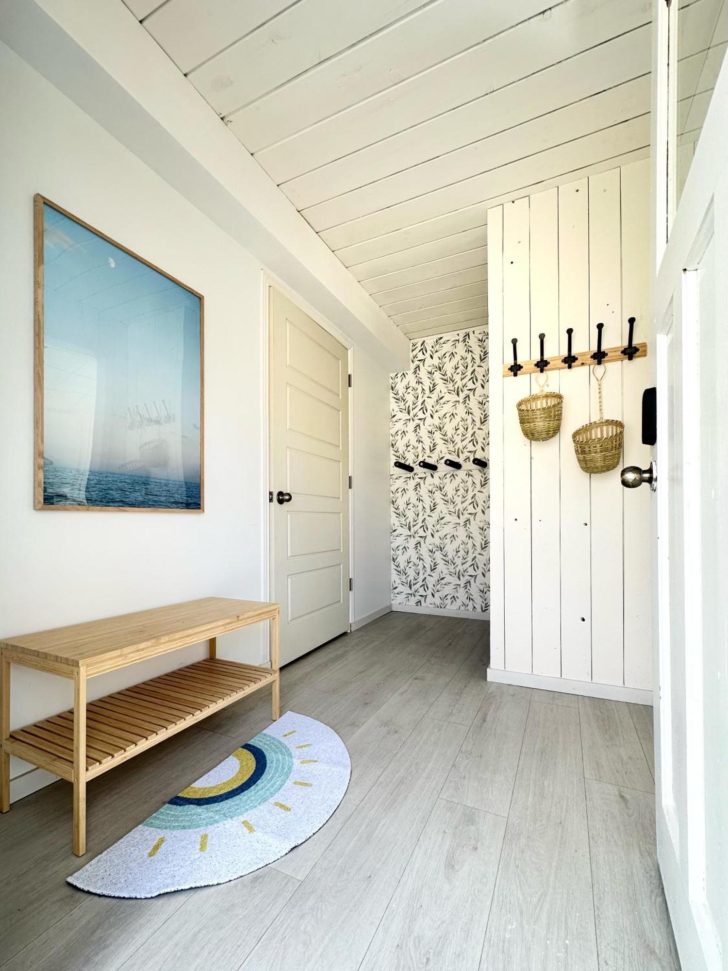 Blissful Oceanfront Cottage In Port Mouton Esterno foto