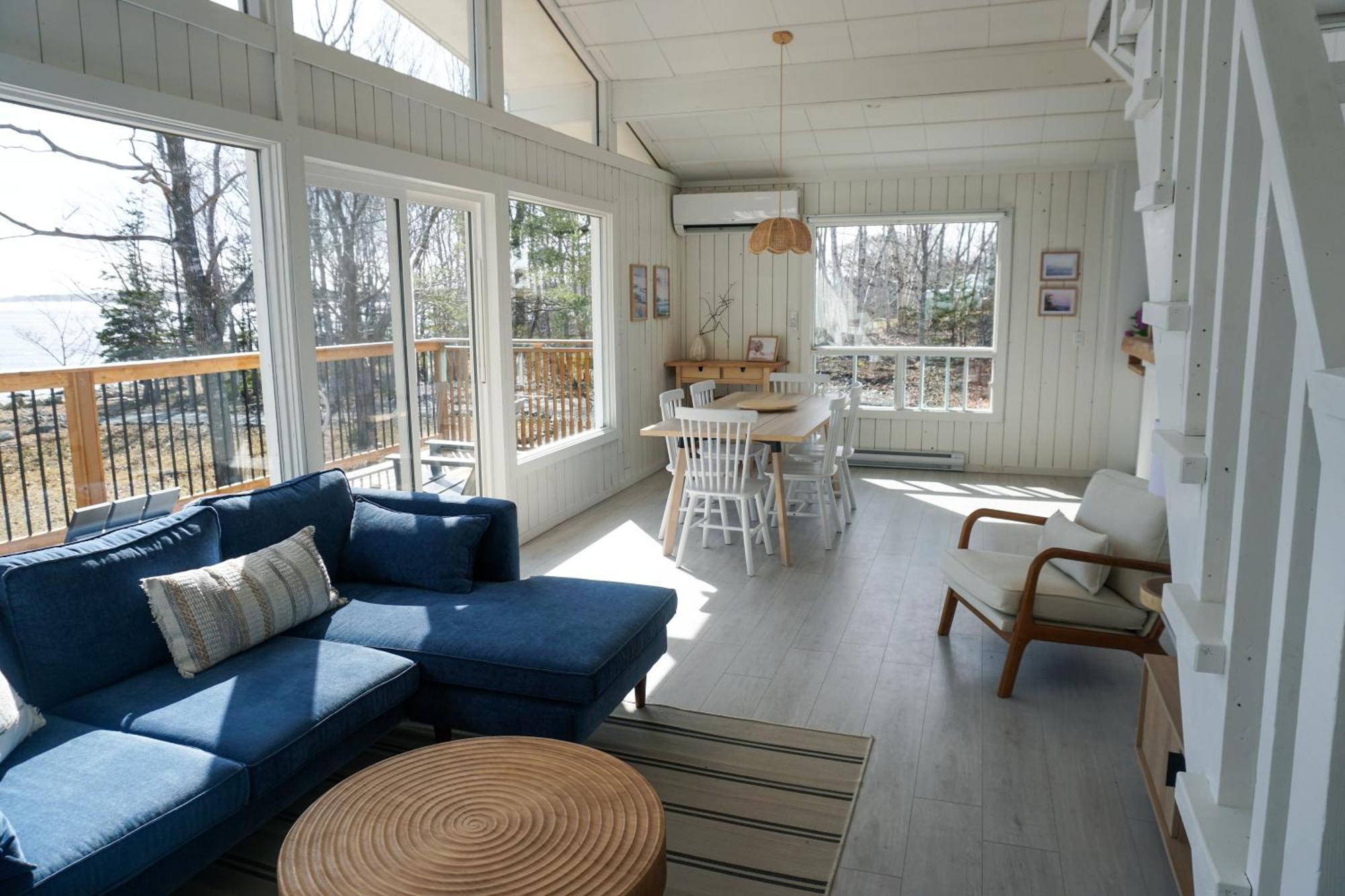 Blissful Oceanfront Cottage In Port Mouton Esterno foto